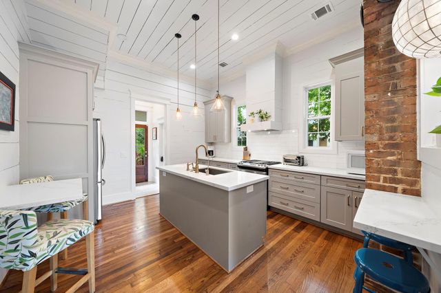 2019 Crockett Street, Houston, TX 77007