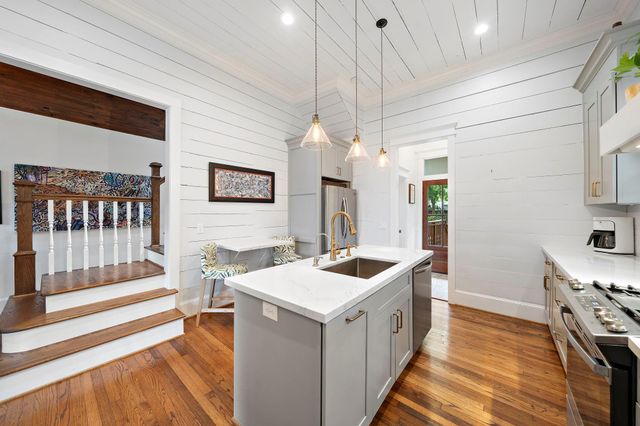 2019 Crockett Street, Houston, TX 77007