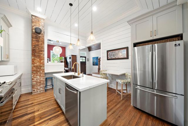 2019 Crockett Street, Houston, TX 77007