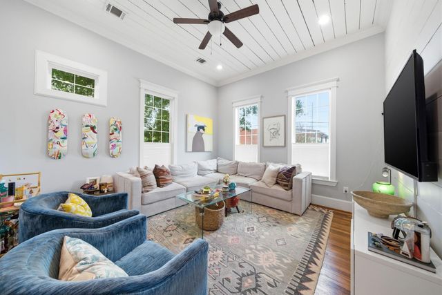 2019 Crockett Street, Houston, TX 77007