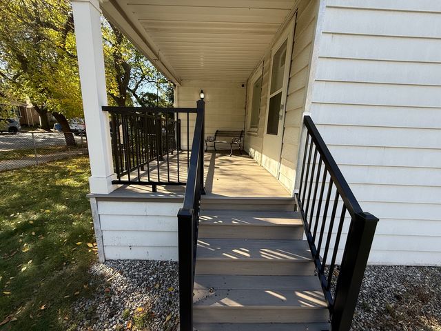 4844 W MONTROSE Avenue, Chicago, IL 60641