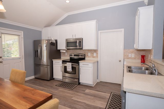 6305 Pool View Drive, Dallas, TX 75249