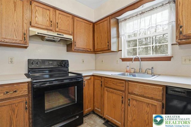 2144 Hill Road, Chestnuthill Twp, PA 18330