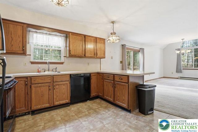 2144 Hill Road, Chestnuthill Twp, PA 18330