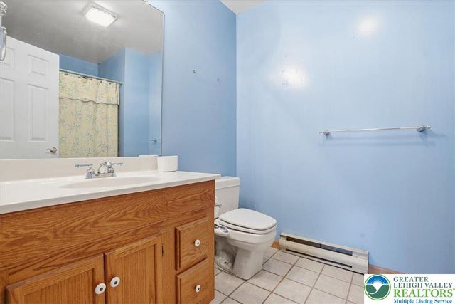 2144 Hill Road, Chestnuthill Twp, PA 18330