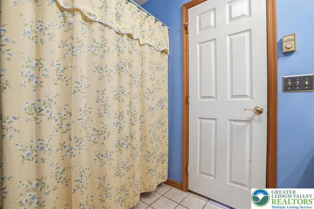 2144 Hill Road, Chestnuthill Twp, PA 18330