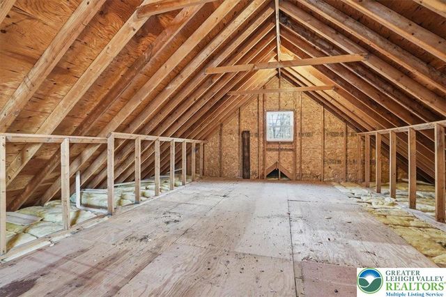 2144 Hill Road, Chestnuthill Twp, PA 18330