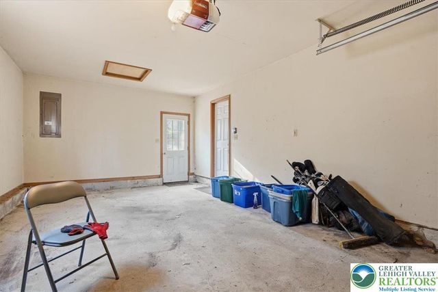 2144 Hill Road, Chestnuthill Twp, PA 18330