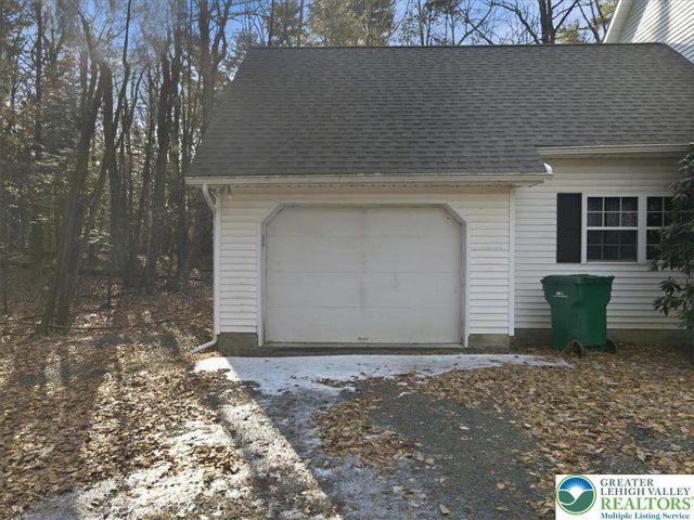 2144 Hill Road, Chestnuthill Twp, PA 18330