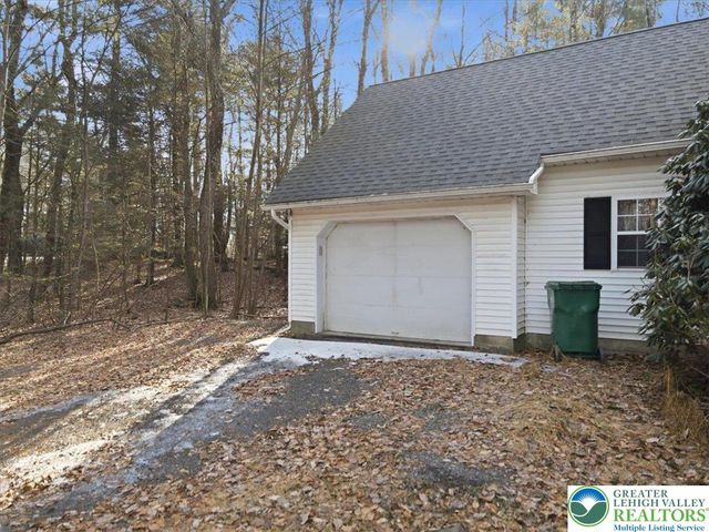 2144 Hill Road, Chestnuthill Twp, PA 18330