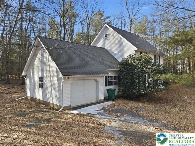 2144 Hill Road, Chestnuthill Twp, PA 18330