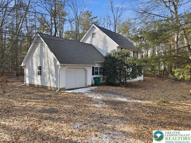 2144 Hill Road, Chestnuthill Twp, PA 18330