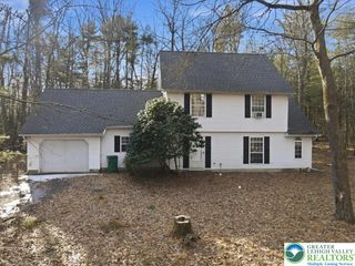 2144 Hill Road, Chestnuthill Twp, PA 18330