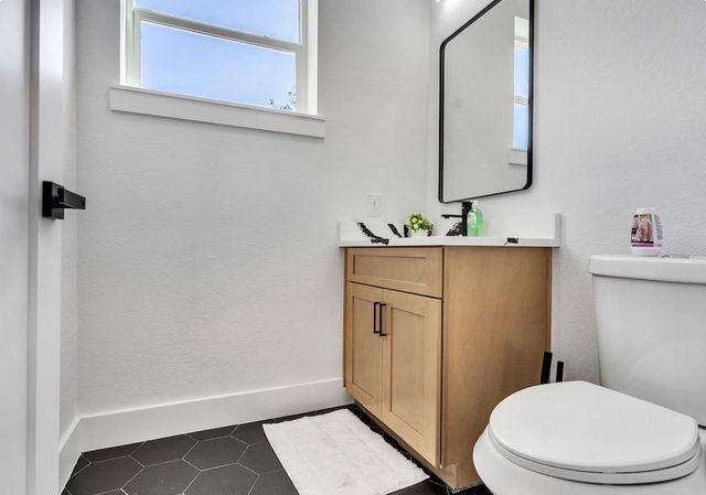 2707 Berry Street, Houston, TX 77004
