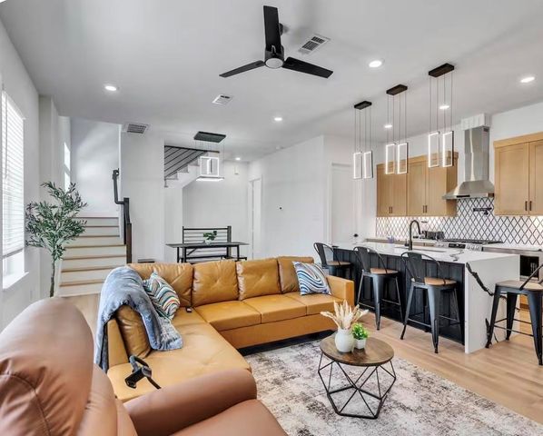 2707 Berry Street, Houston, TX 77004