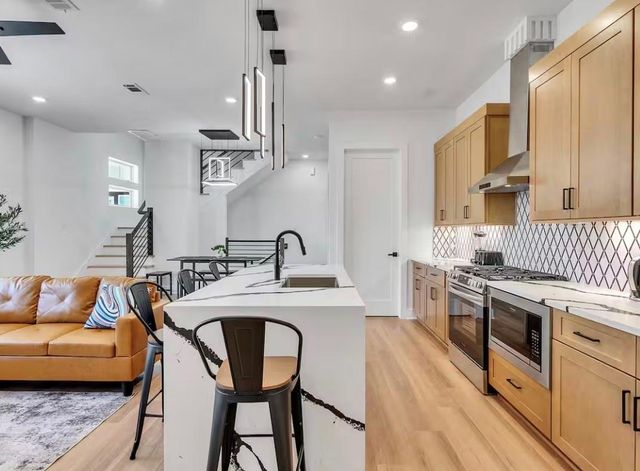 2707 Berry Street, Houston, TX 77004