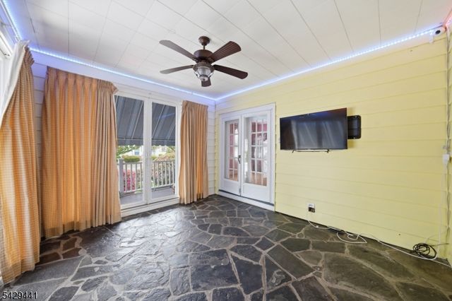 748 Livingston Rd, Elizabeth City, NJ 07208