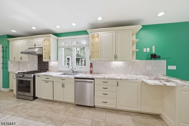 748 Livingston Rd, Elizabeth City, NJ 07208