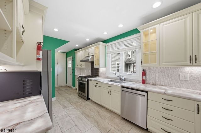 748 Livingston Rd, Elizabeth City, NJ 07208