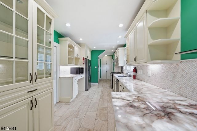 748 Livingston Rd, Elizabeth City, NJ 07208