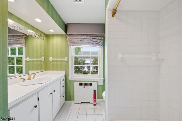 748 Livingston Rd, Elizabeth City, NJ 07208