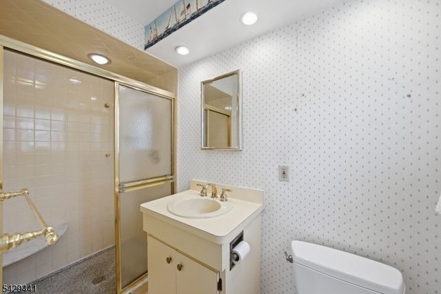 748 Livingston Rd, Elizabeth City, NJ 07208