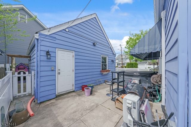 748 Livingston Rd, Elizabeth City, NJ 07208