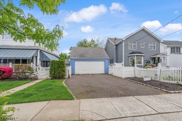 748 Livingston Rd, Elizabeth City, NJ 07208