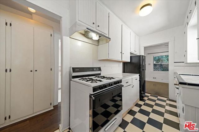 810 Navy Street, Santa Monica, CA 90405