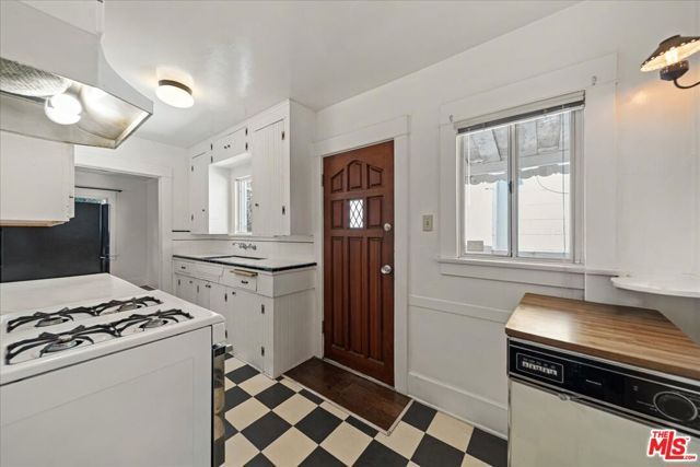 810 Navy Street, Santa Monica, CA 90405