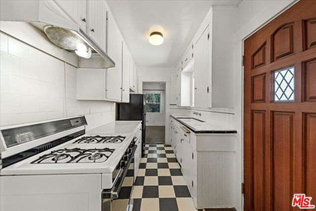 810 Navy Street, Santa Monica, CA 90405