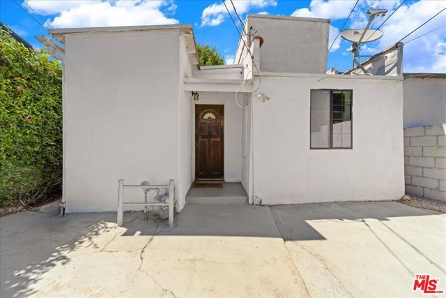 810 Navy Street, Santa Monica, CA 90405