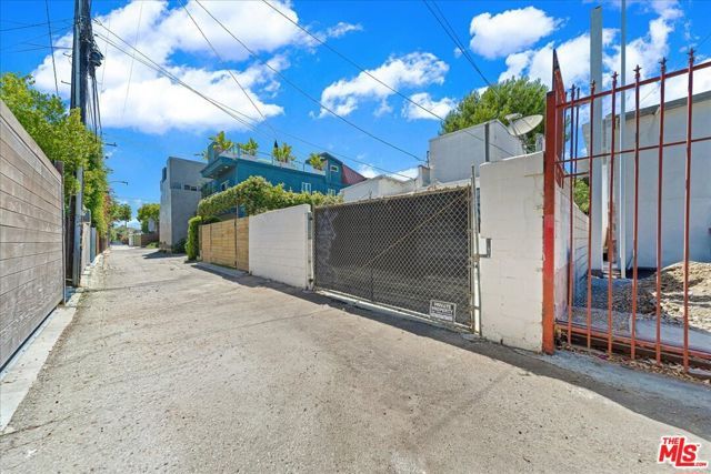 810 Navy Street, Santa Monica, CA 90405