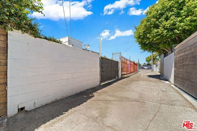 810 Navy Street, Santa Monica, CA 90405