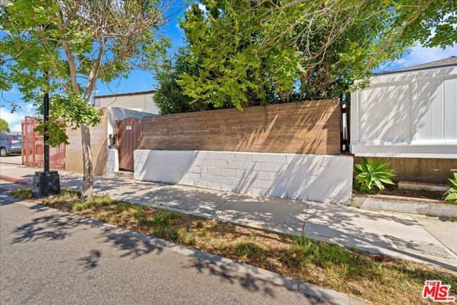 810 Navy Street, Santa Monica, CA 90405