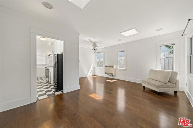 810 Navy Street, Santa Monica, CA 90405