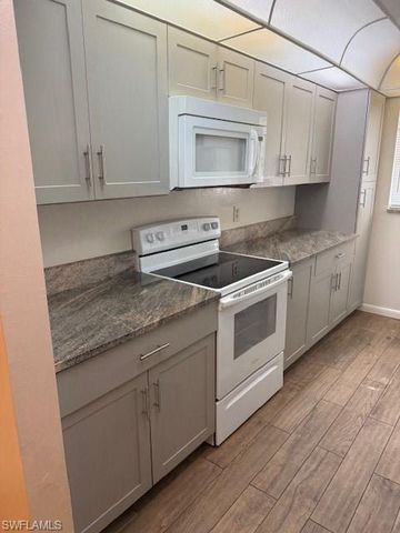 4900 Biscayne DR # 12, Naples, FL 34112