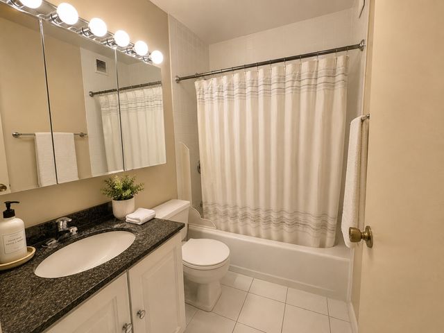 1636 N Wells Street 2214, Chicago, IL 60614