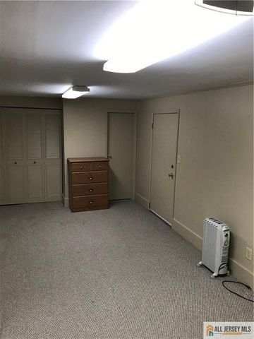 819 Cricket Lane, Woodbridge Proper, NJ 07095