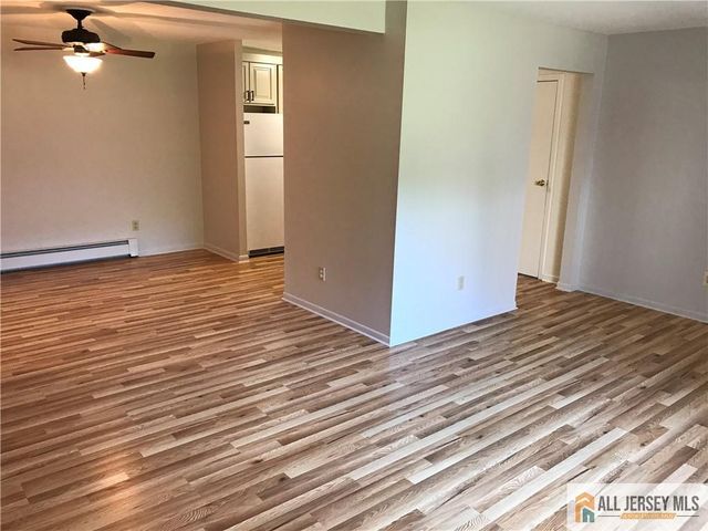 819 Cricket Lane, Woodbridge Proper, NJ 07095