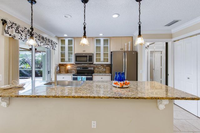 1220 NW Sun Terrace Circle C, Port St. Lucie, FL 34986
