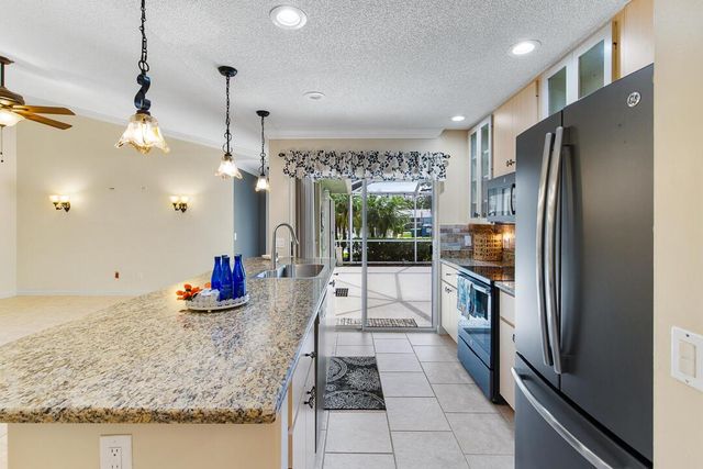 1220 NW Sun Terrace Circle C, Port St. Lucie, FL 34986