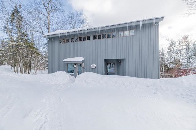 20 Blackberry Lane, Peru, VT 05152