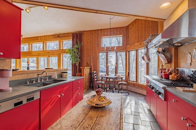 20 Blackberry Lane, Peru, VT 05152