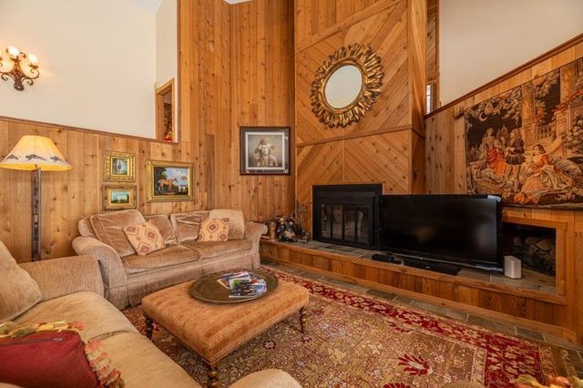 20 Blackberry Lane, Peru, VT 05152