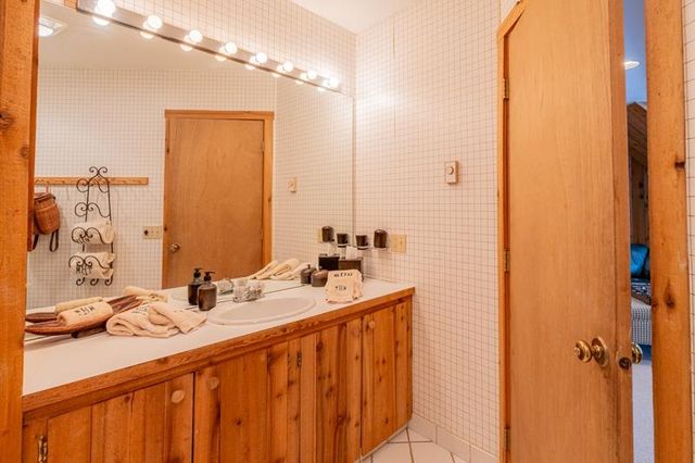 20 Blackberry Lane, Peru, VT 05152