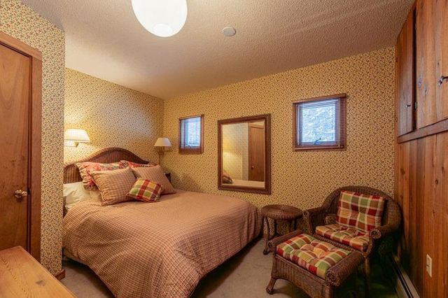 20 Blackberry Lane, Peru, VT 05152