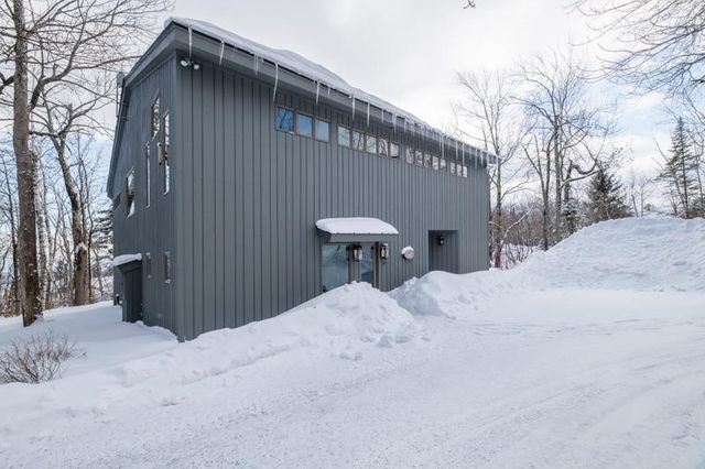 20 Blackberry Lane, Peru, VT 05152