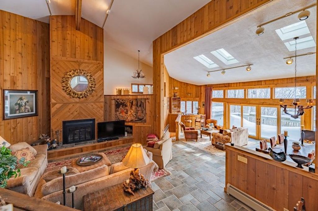 20 Blackberry Lane, Peru, VT 05152