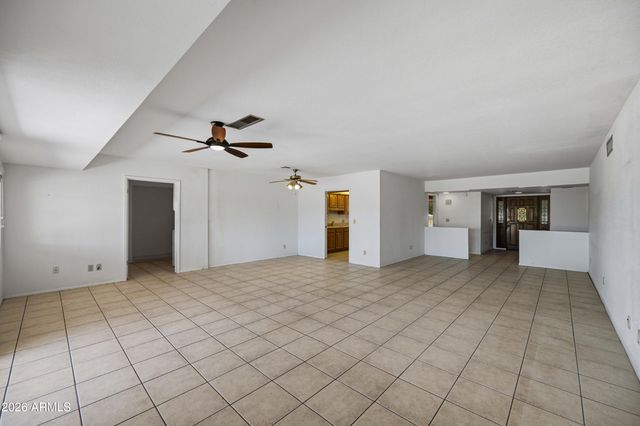 6233 E CAMELOT Drive, Mesa, AZ 85215